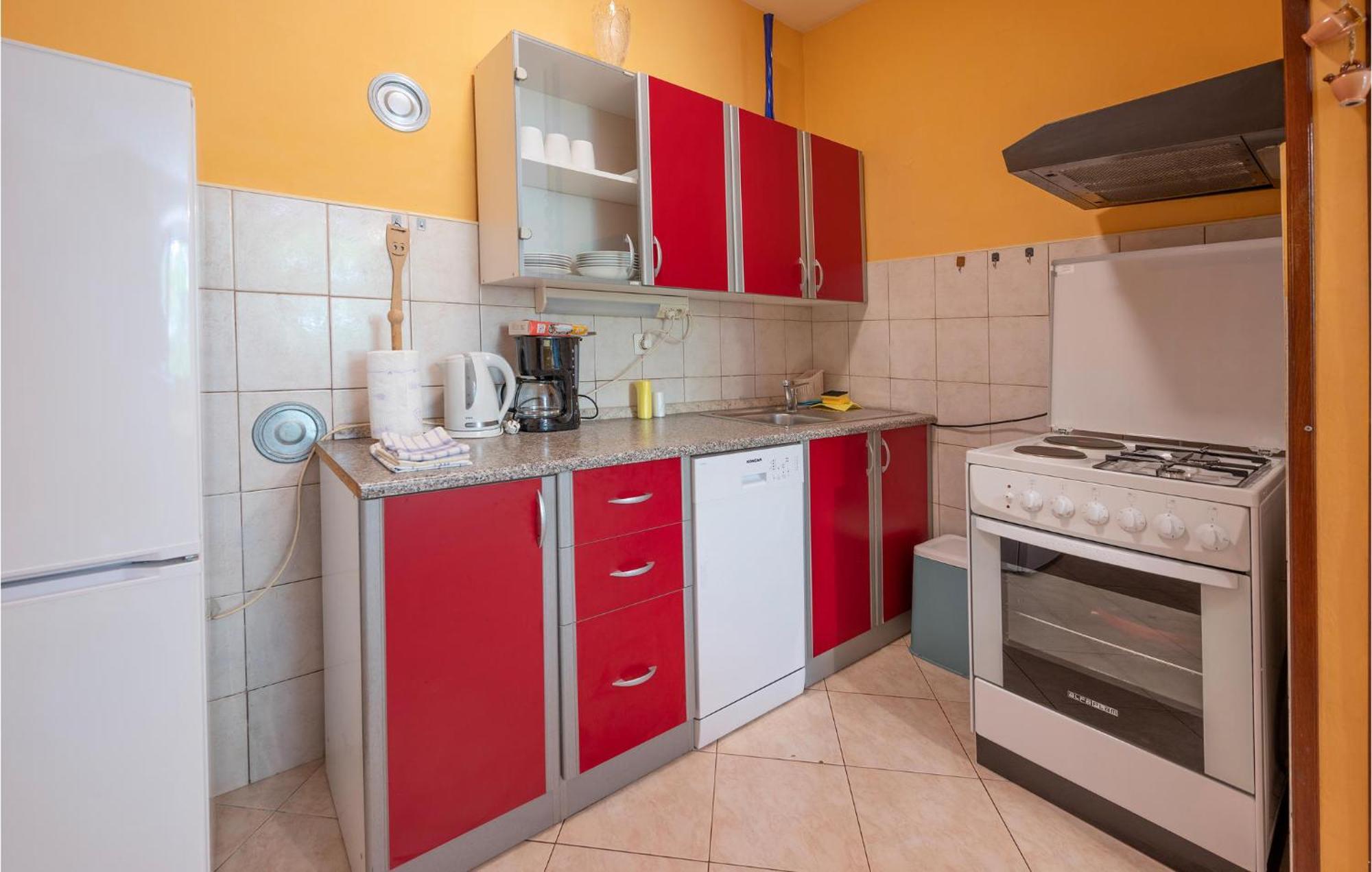 Cozy Apartment In Fazana With Kitchen Esterno foto